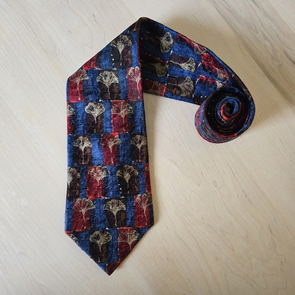 Ermenegildo Zegna Blue and Red Artistic Tie - Picture 3 of 7